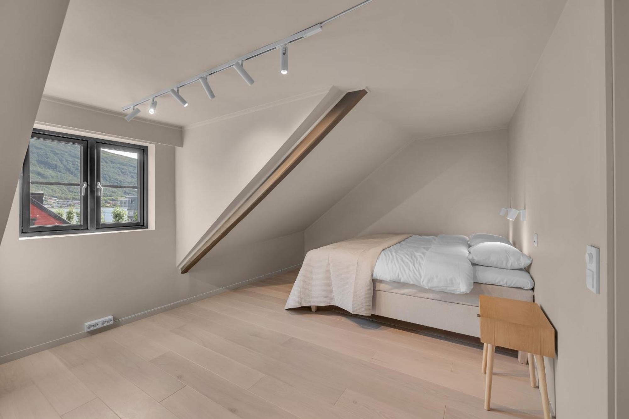 The Loft - Central Top Floor Apartment With 4 Bedrooms Tromso Exterior photo
