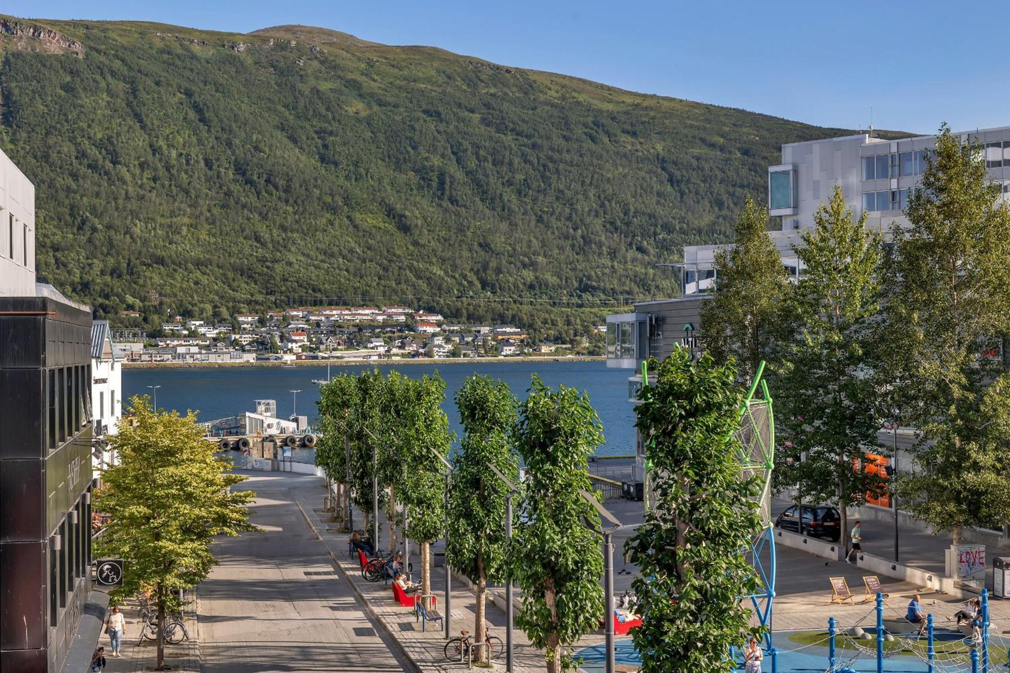 The Loft - Central Top Floor Apartment With 4 Bedrooms Tromso Exterior photo