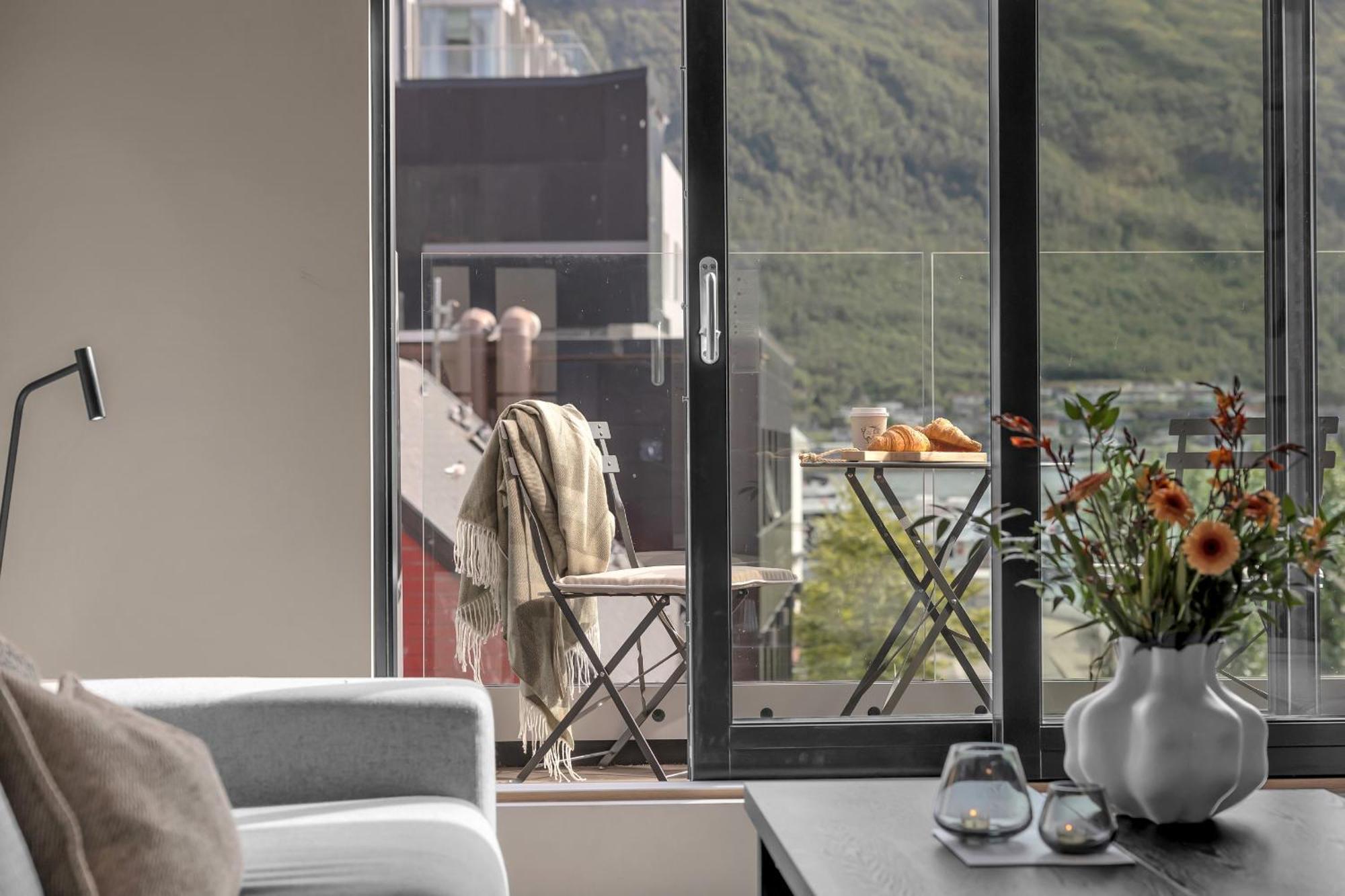The Loft - Central Top Floor Apartment With 4 Bedrooms Tromso Exterior photo
